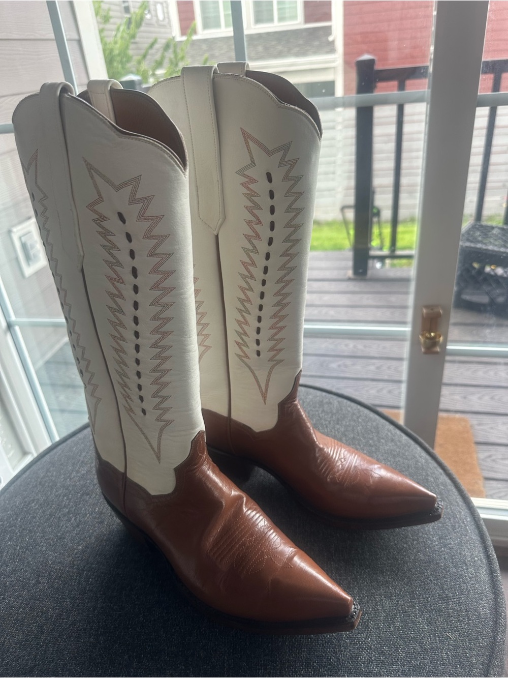 Leather Jenny Boot white and tan size 9